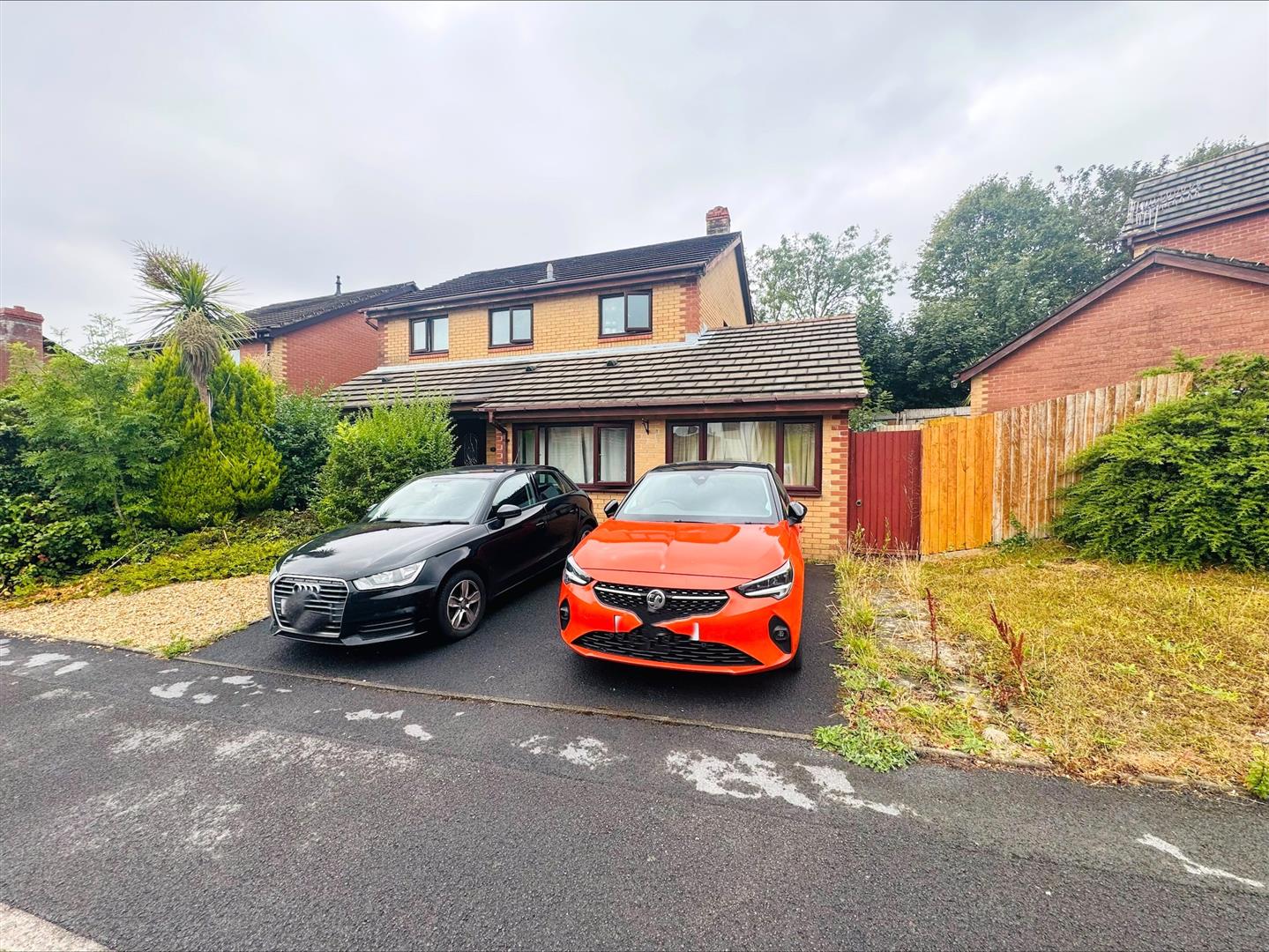 Llys Cilsaig, Dafen, Llanelli, SA14 8QT